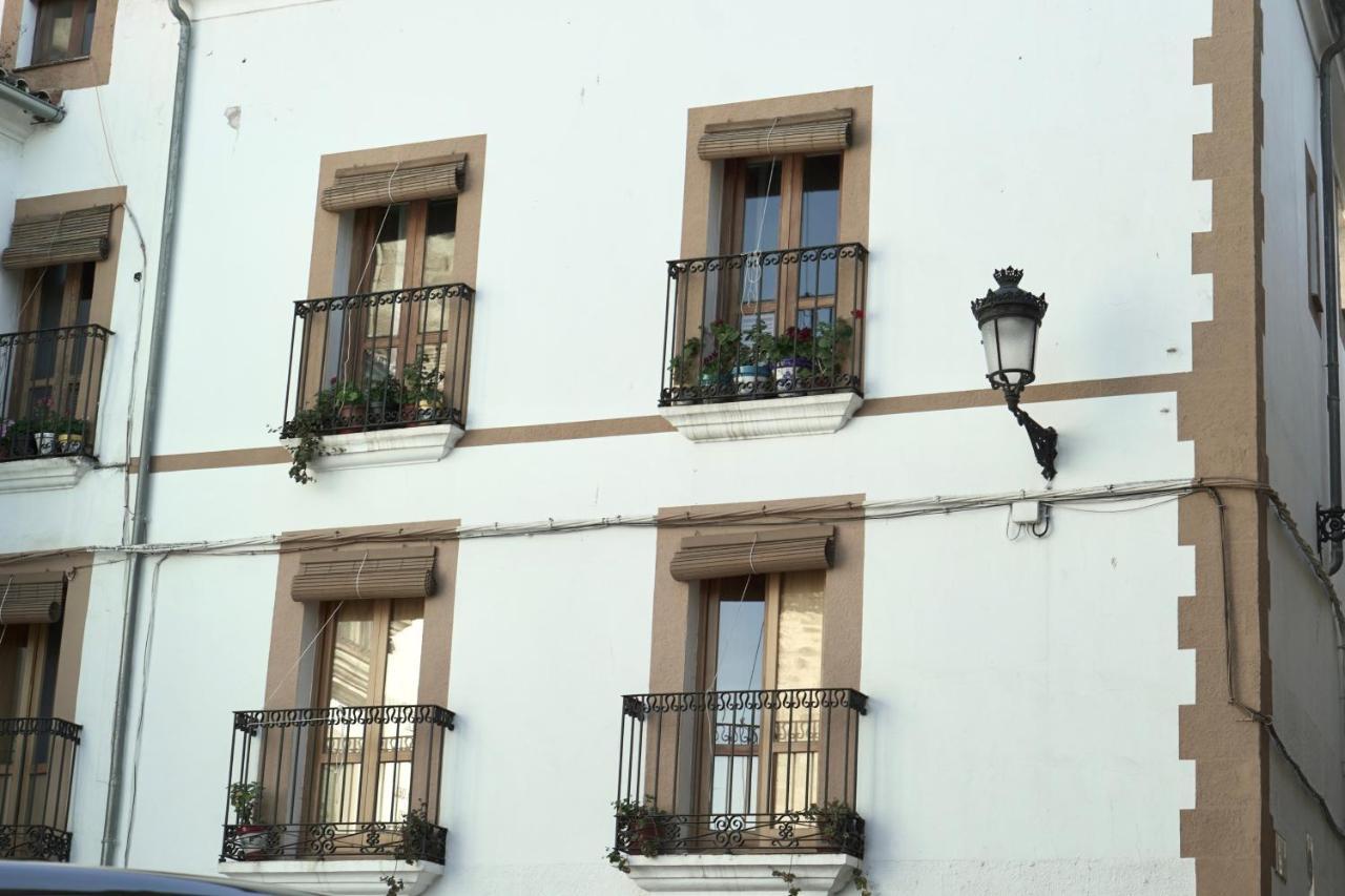 Apartmán Destino Deluxe Plaza De Santiago - 2 Hab Caces Exteriér fotografie